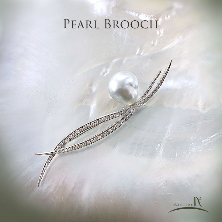 Pt900 White South Sea Cultured Pearl Diamond Brooch