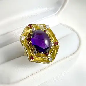 深い紫色が美しい、とろみのあるアメシストリング