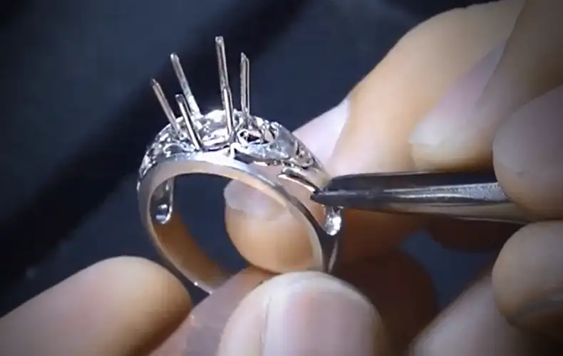 ダイヤモンドリング　透かし技法の制作工程