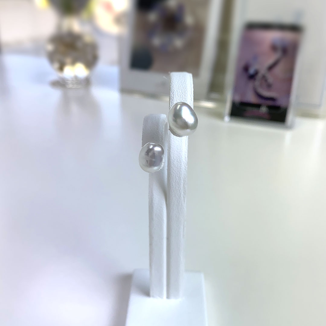 Pt900 南洋ケシパール ピアス
