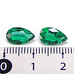 エメラルドペア （ペアシェイプカット）2.62ct