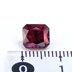 レッドスピネル（オクタゴンカット）2.155ct