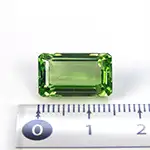 ペリドット（エメラルドカット）9.083ct