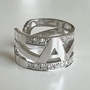 Pt900 ダイヤモンド イヤーカフ