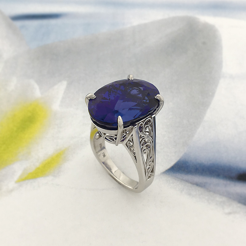 Pt900 Tanzanite Ring